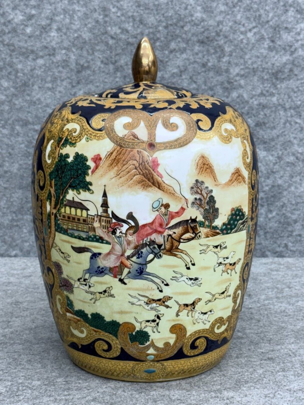 Vintage Chinese Export Porcelain Ginger Jar European Fox Hunting Scene Gilt Gold